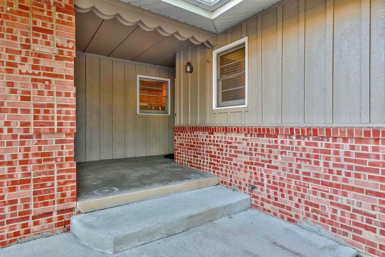 8002 E Morningside St - Photo 4 of 36