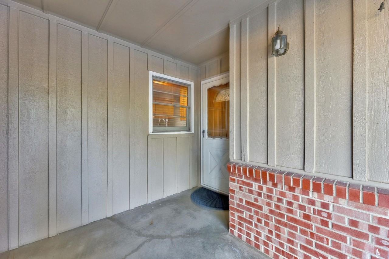 8002 E Morningside St - Photo 5 of 36