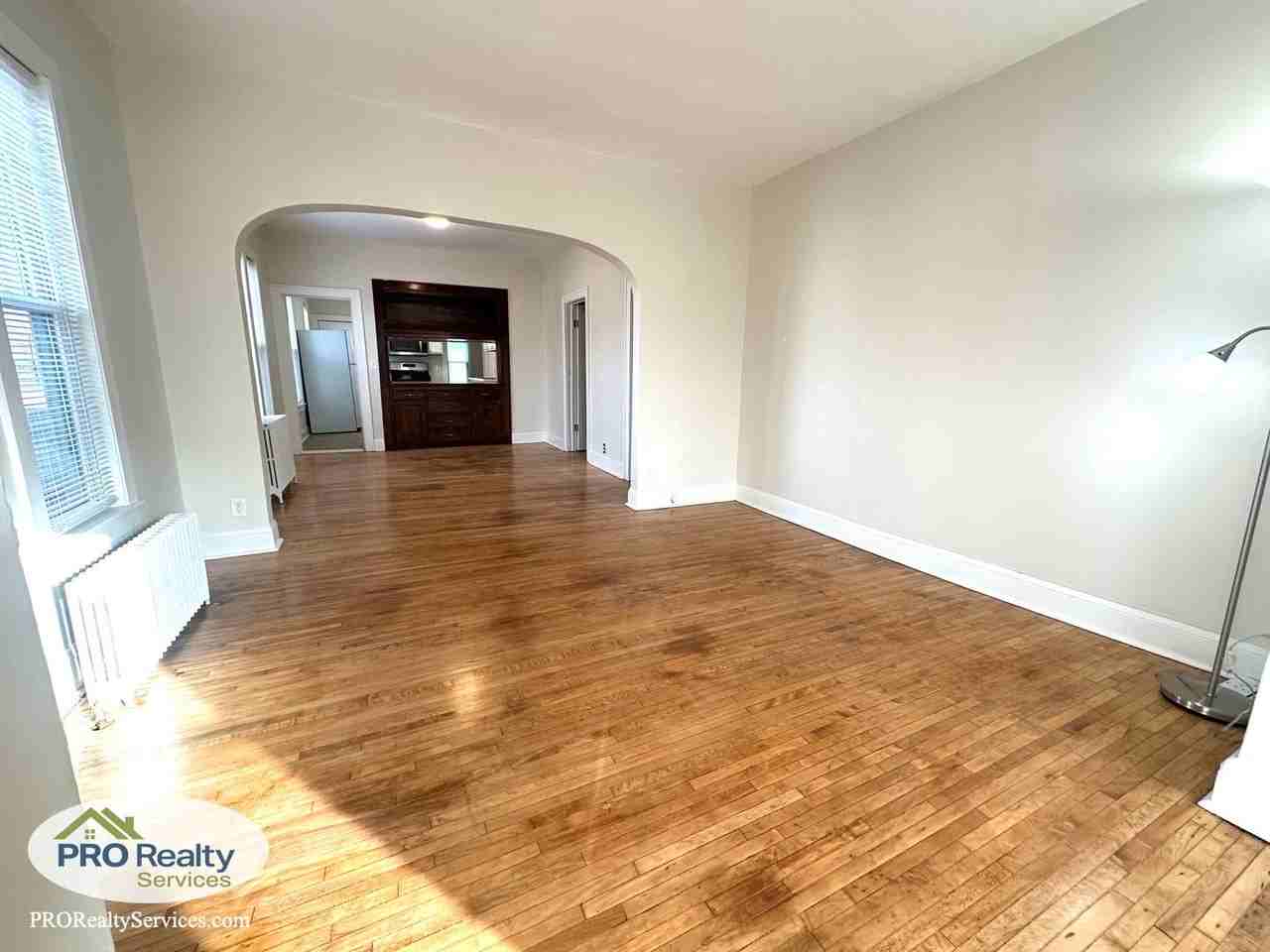 201 20th Ave Ne - Photo 3 of 21