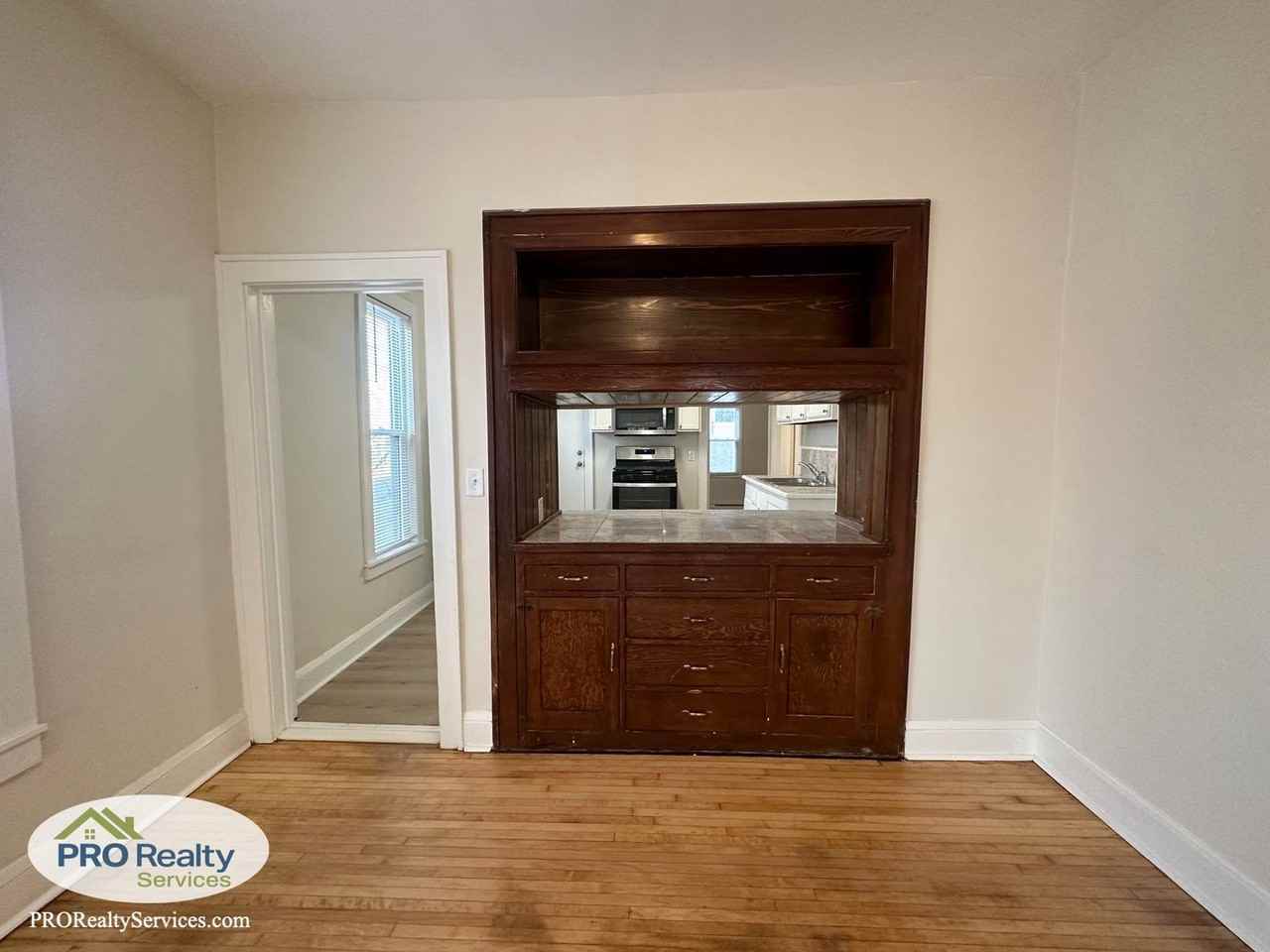 201 20th Ave Ne - Photo 6 of 21