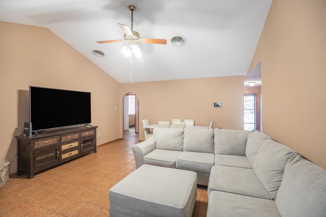 504 Eagle Dr - Photo 7 of 34