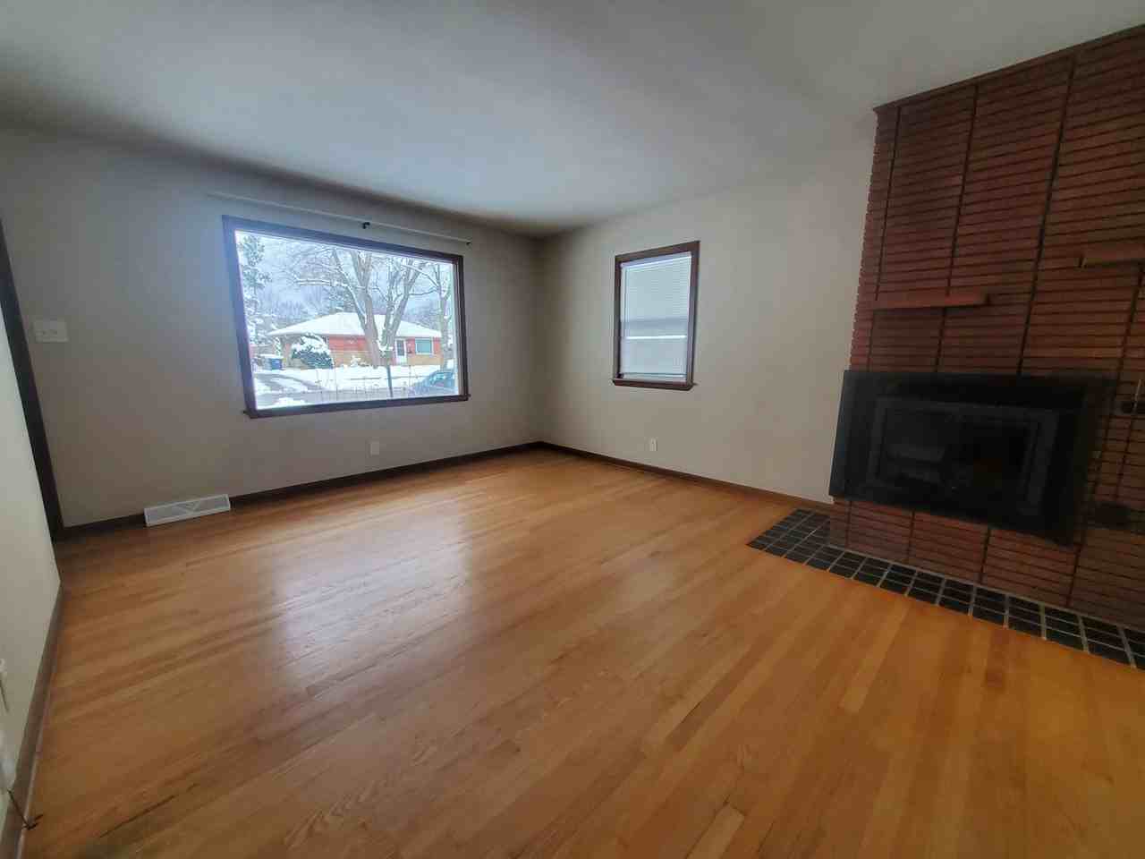 10525 W Custer Ave - Photo 4 of 18