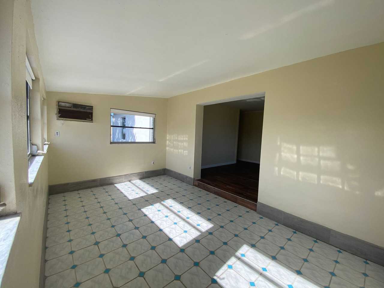 4380 Conway Blvd - Photo 4 of 24