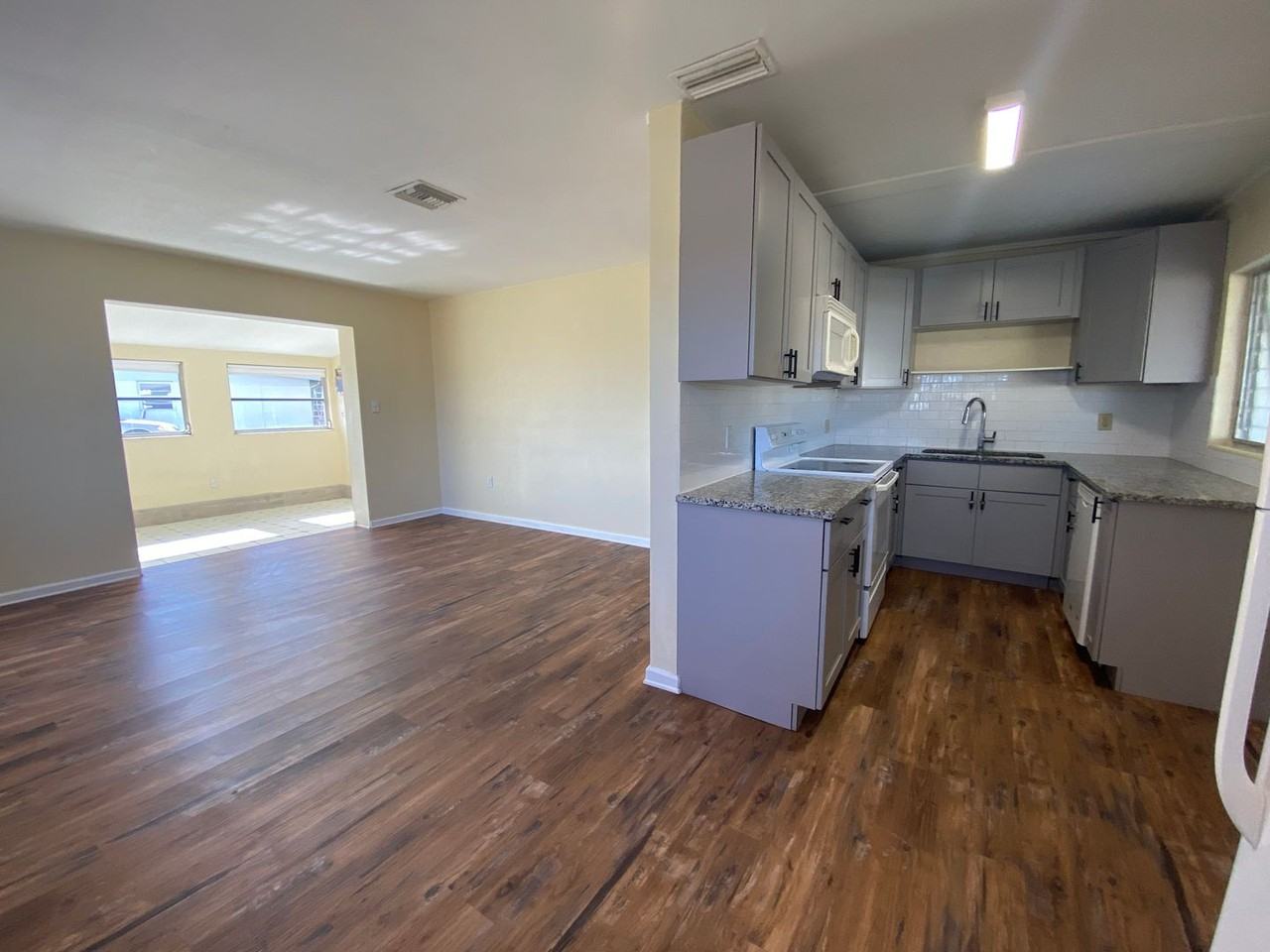 4380 Conway Blvd - Photo 7 of 24