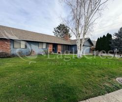 665 Se Pine Ct - Photo 1 of 1