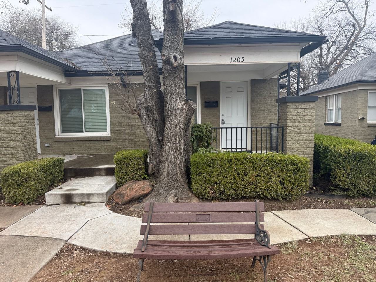 1205 Military Ct - Photo 2 of 17