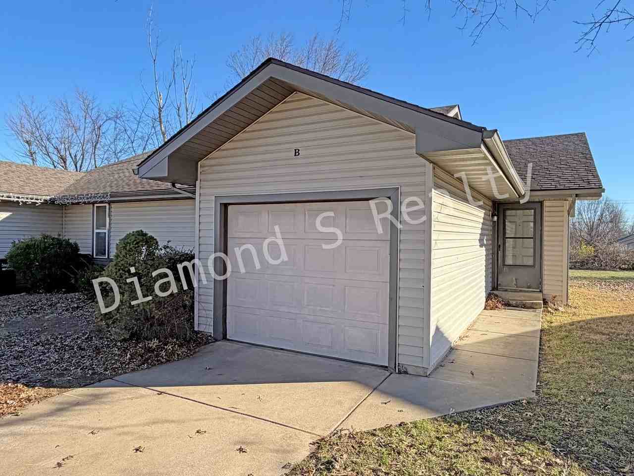 4344 S Glenn Ave #B - Photo 2 of 10