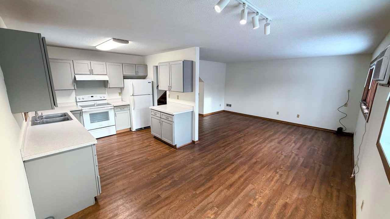 809 Weeks Ave Se - Photo 7 of 16