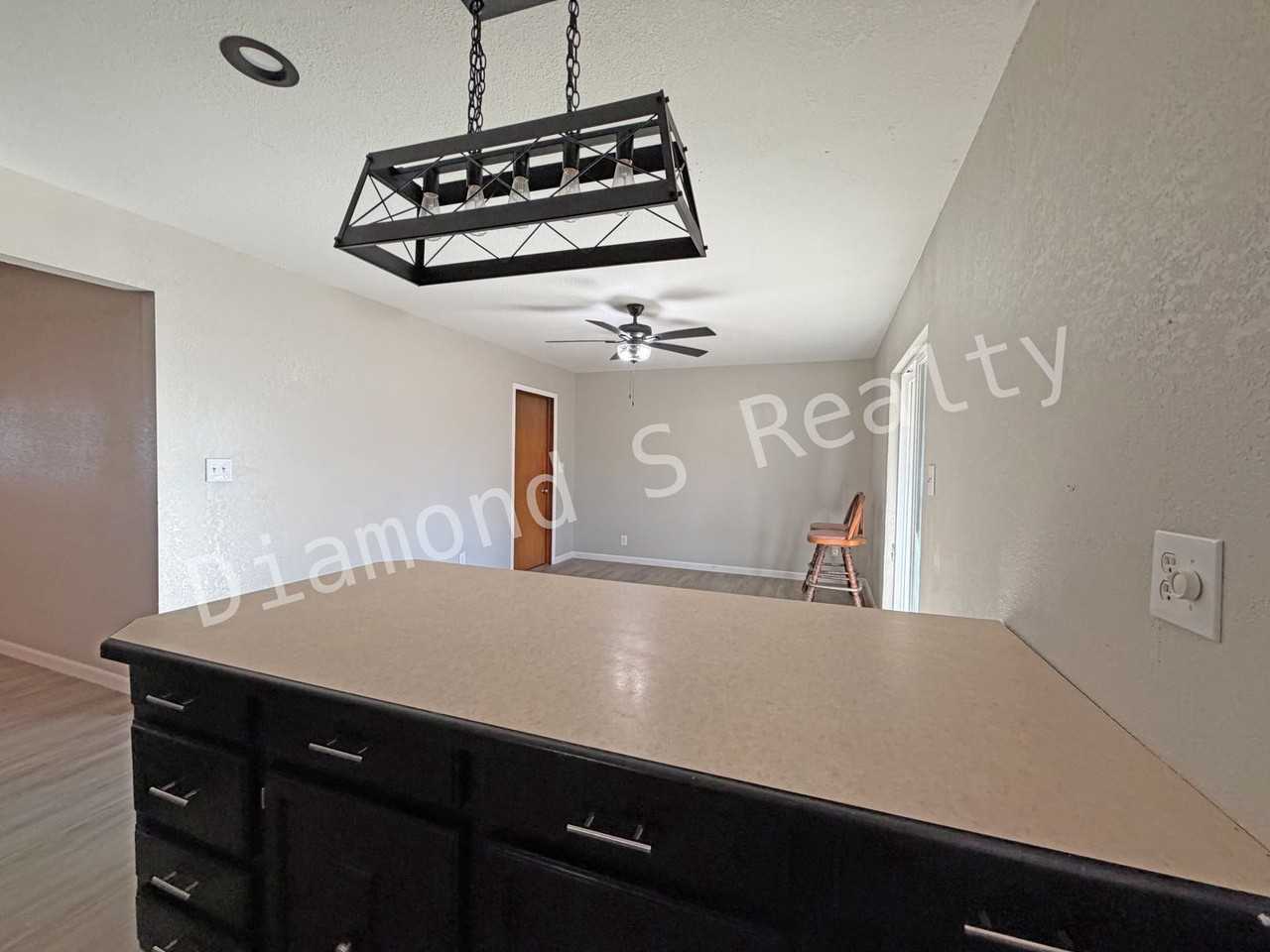 2224 W Village Ln - Photo 7 of 16