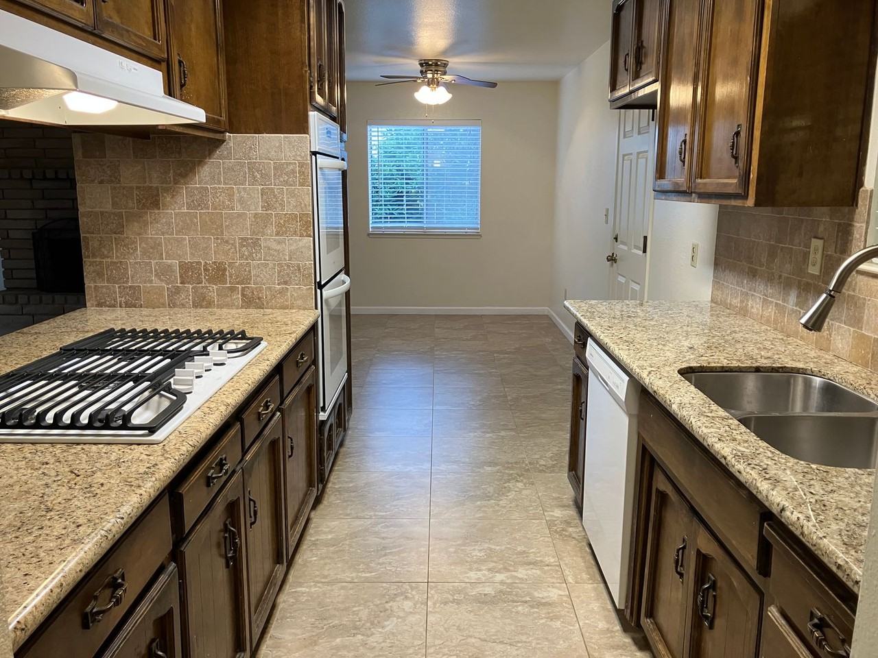 1213 Satariano Ln - Photo 4 of 15