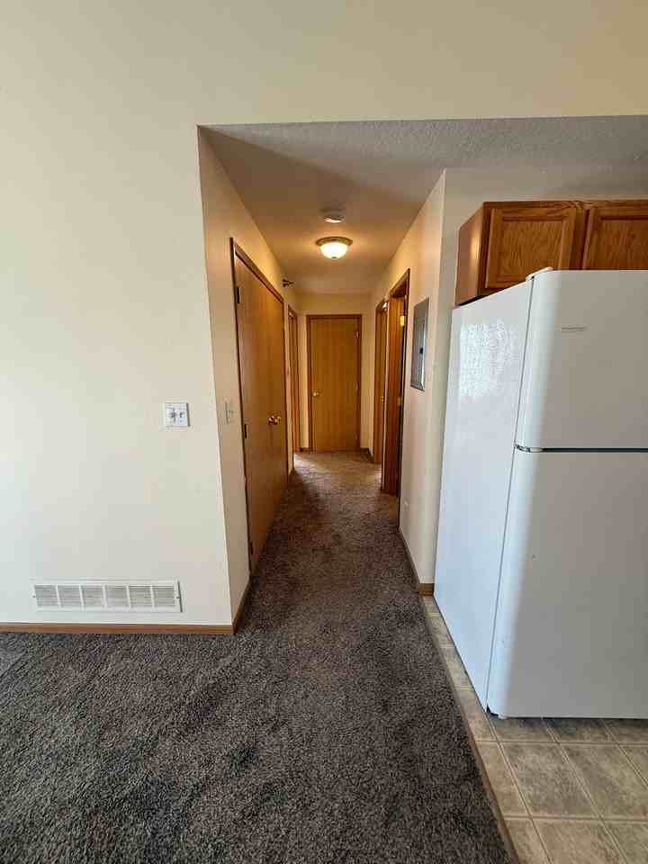 219 Crystal St - Photo 4 of 50