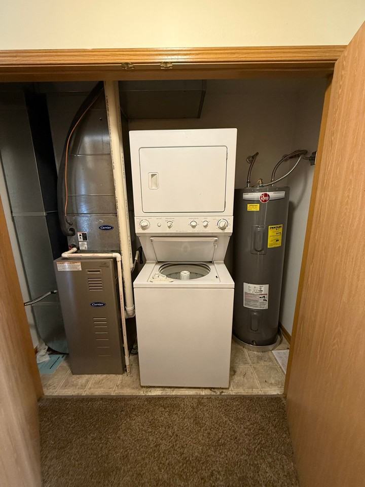 219 Crystal St - Photo 5 of 50