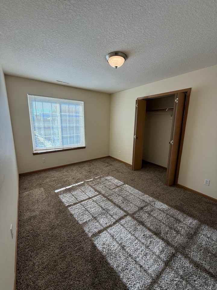 219 Crystal St - Photo 7 of 50