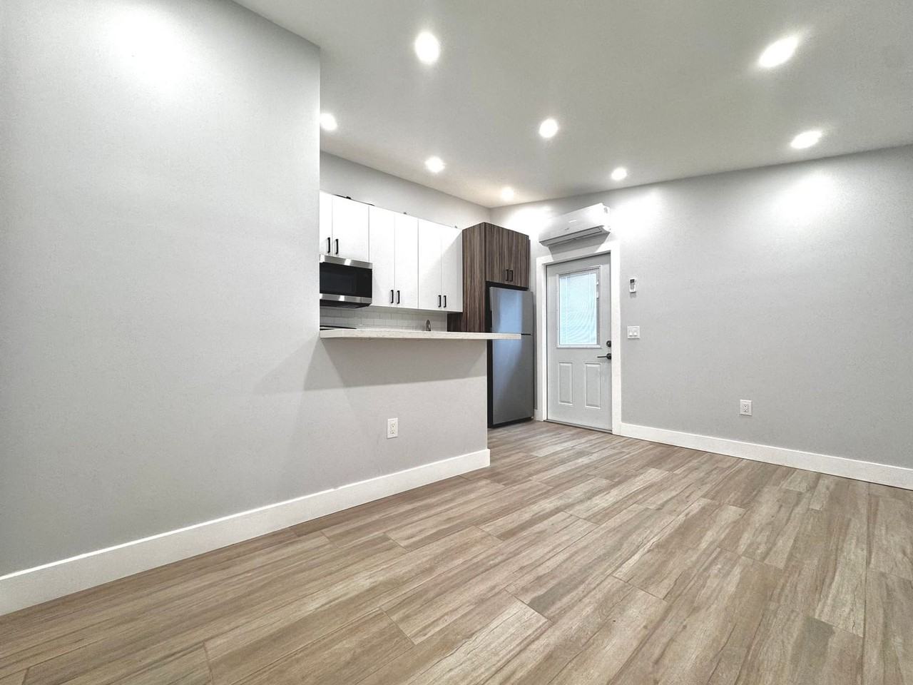 665 Ne 178th St #A - Photo 2 of 5