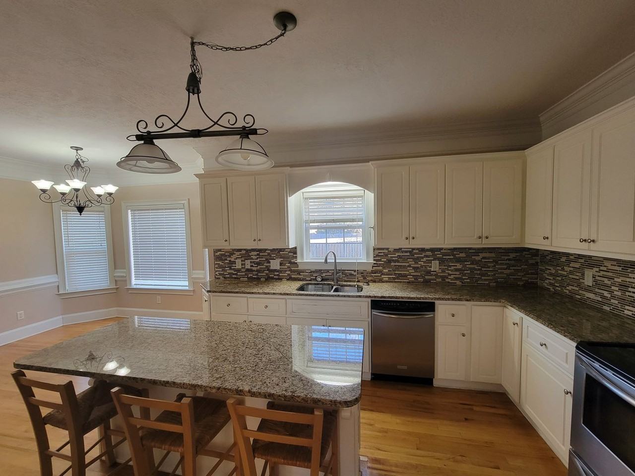 4370 Wax Myrtle Ct - Photo 7 of 39