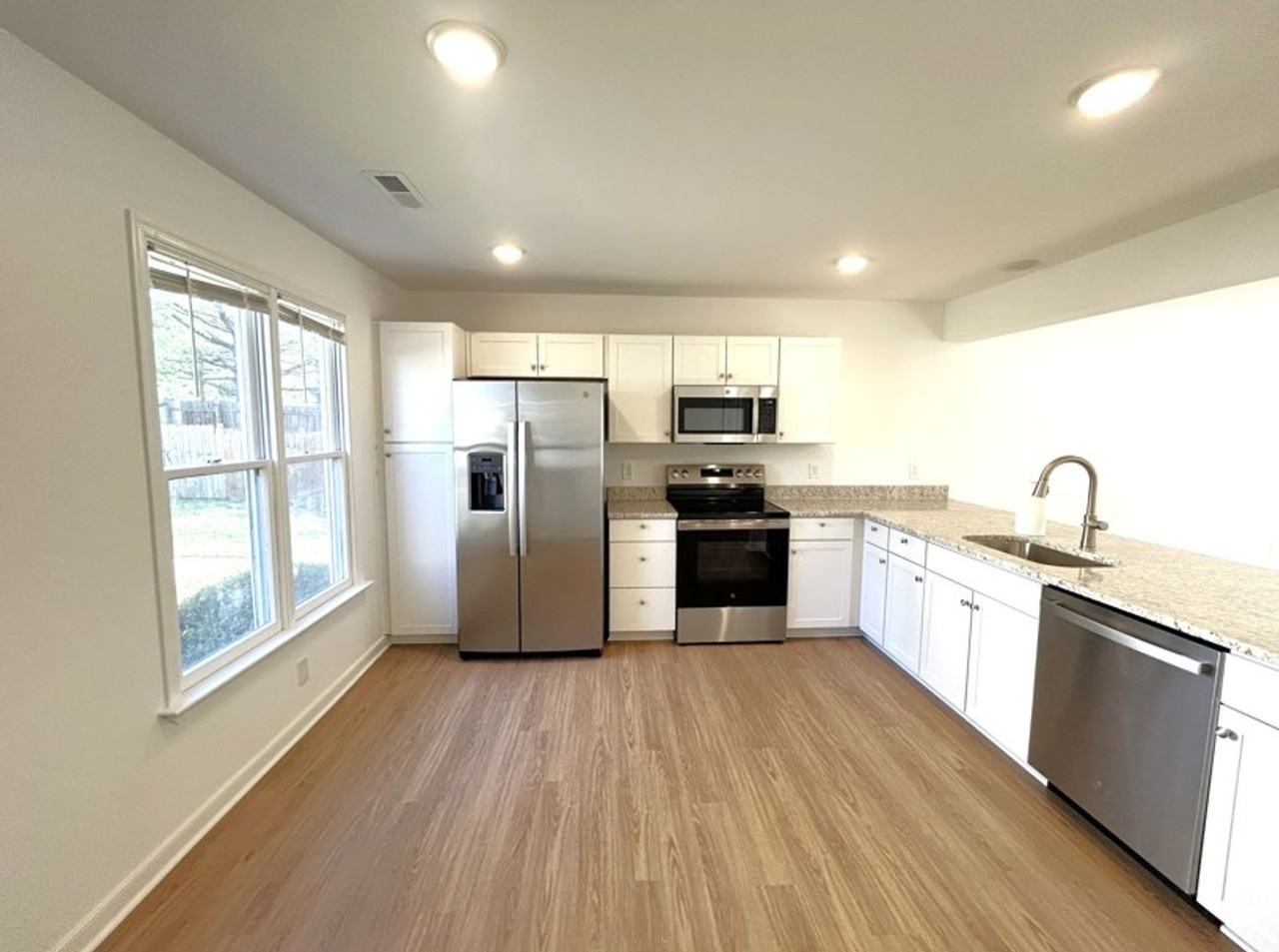 9810 Union Jack Pl - Photo 2 of 10