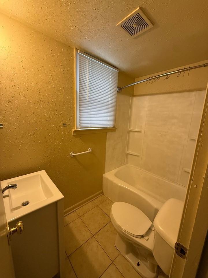 1310 3rd Ave N - Photo 3 of 7