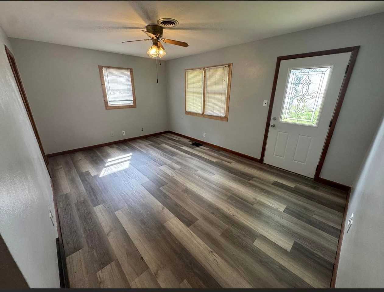 22792 Kansas Ave - Photo 2 of 10