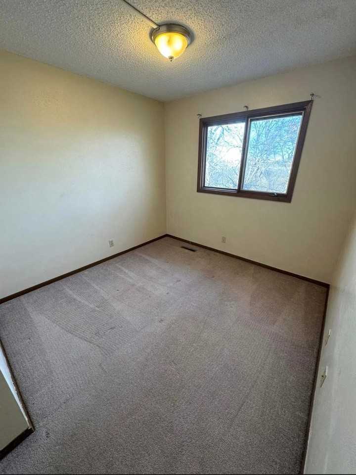 741 Westridge Rd - Photo 3 of 8