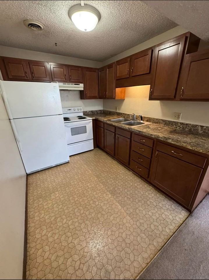 741 Westridge Rd - Photo 5 of 8