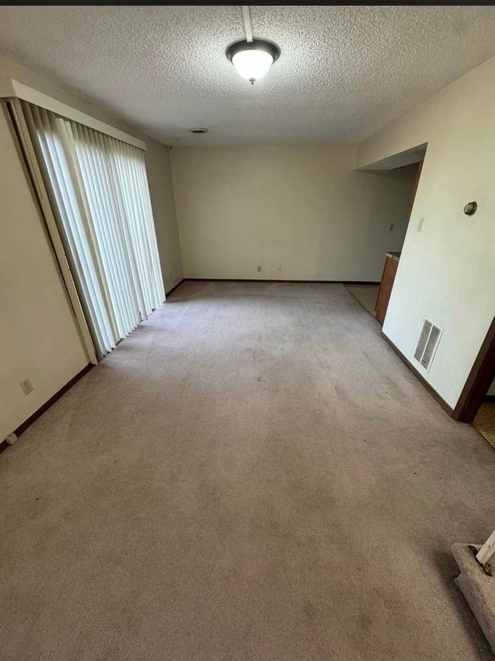 741 Westridge Rd - Photo 6 of 8