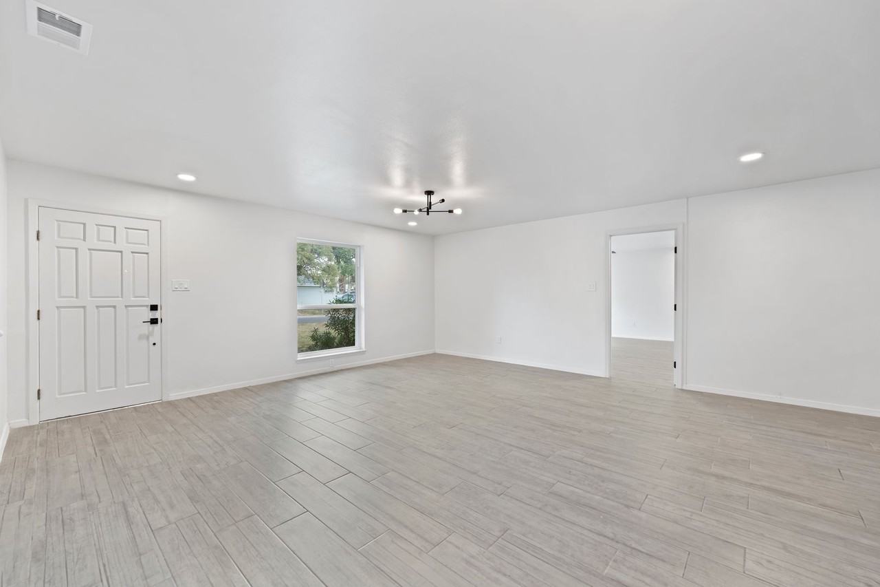 1101 Lark Ave - Photo 4 of 23