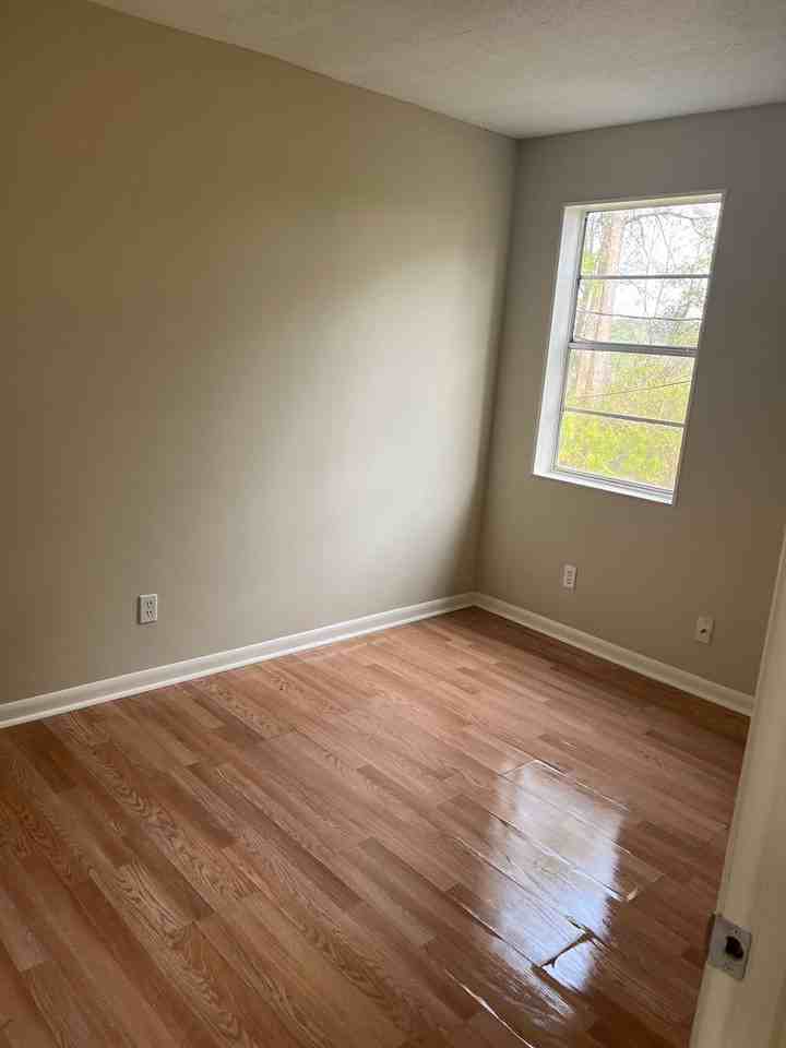 33 Crestview St S - Photo 3 of 4