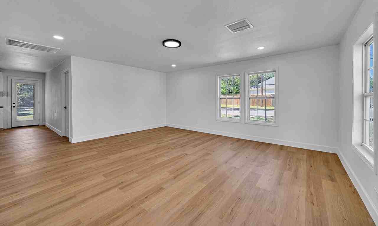 3132 N 25th St - Photo 3 of 22