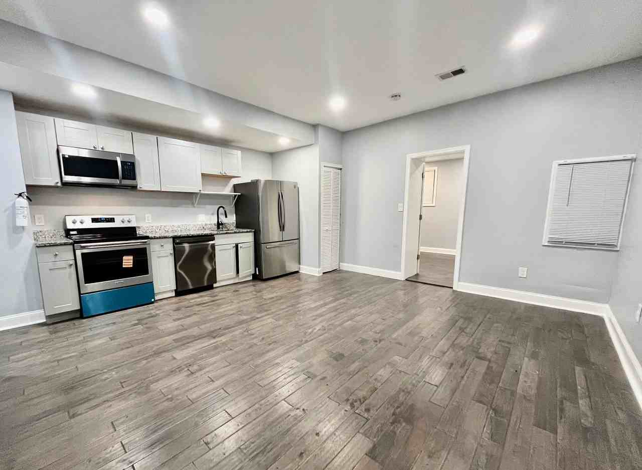 1222 Missouri Ave Nw - Photo 2 of 15