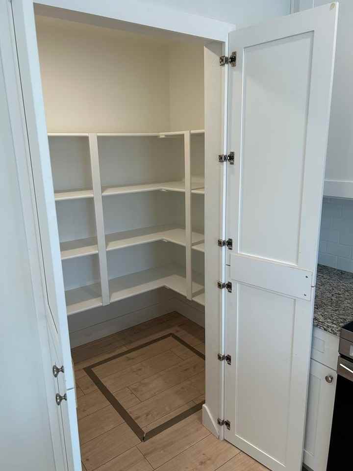 458 S 3rd W - Photo 6 of 9