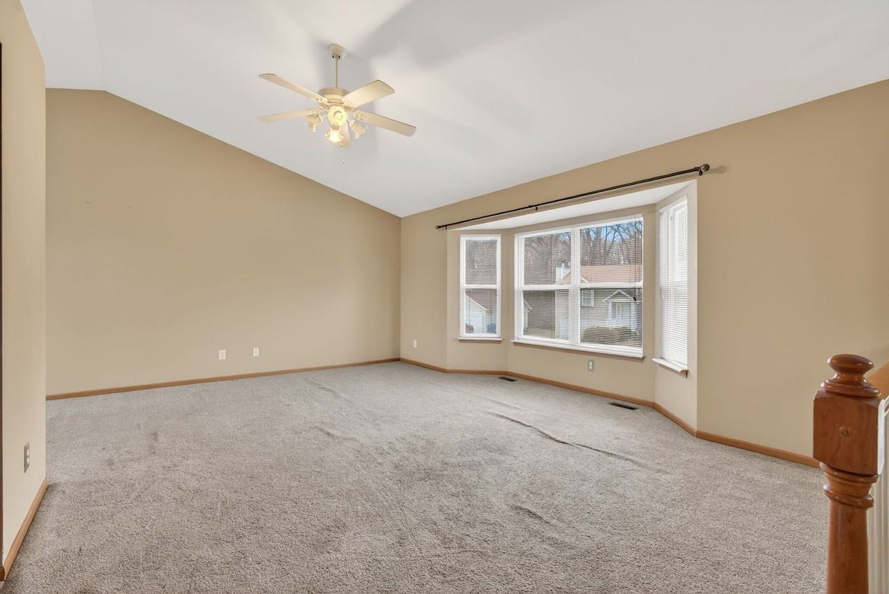 12538 Evening Shade Dr - Photo 3 of 32