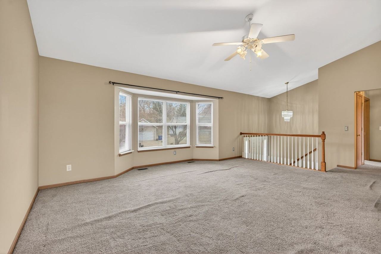 12538 Evening Shade Dr - Photo 4 of 32