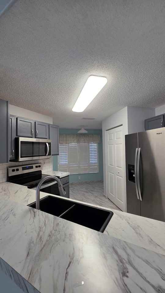 613 Clairmont Ln - Photo 5 of 14