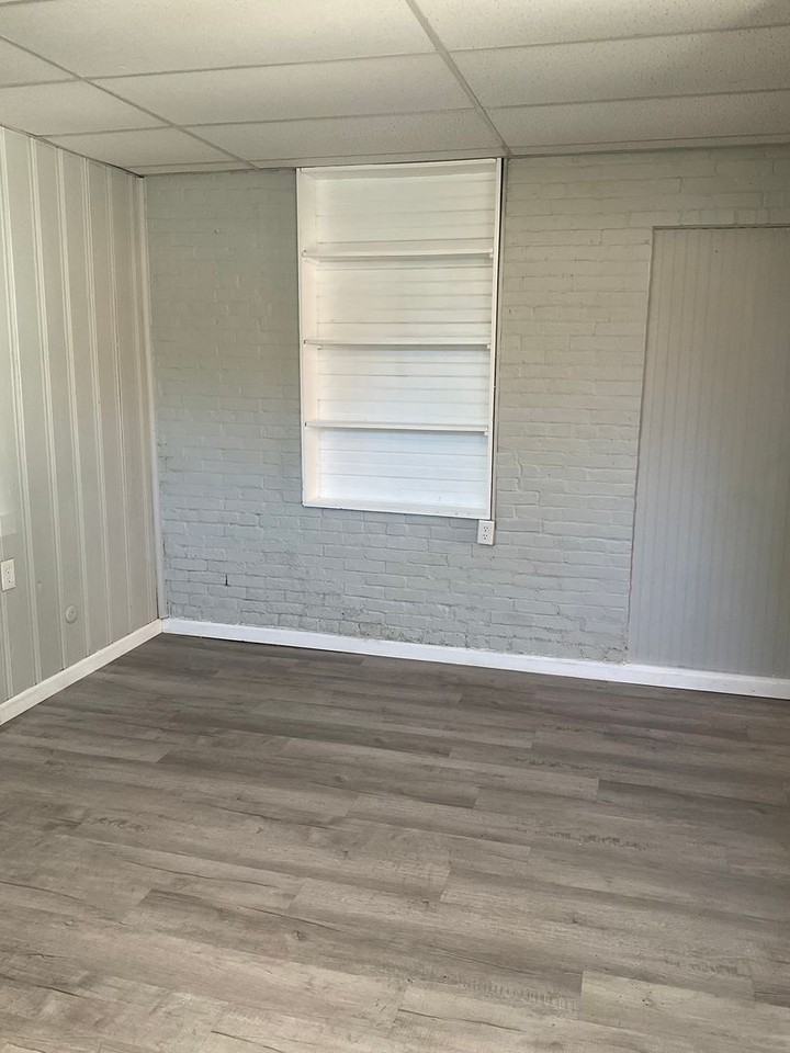 208 S Charles Street - Photo 4 of 22