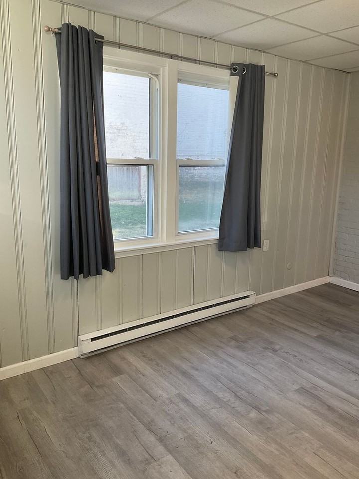 208 S Charles Street - Photo 6 of 22