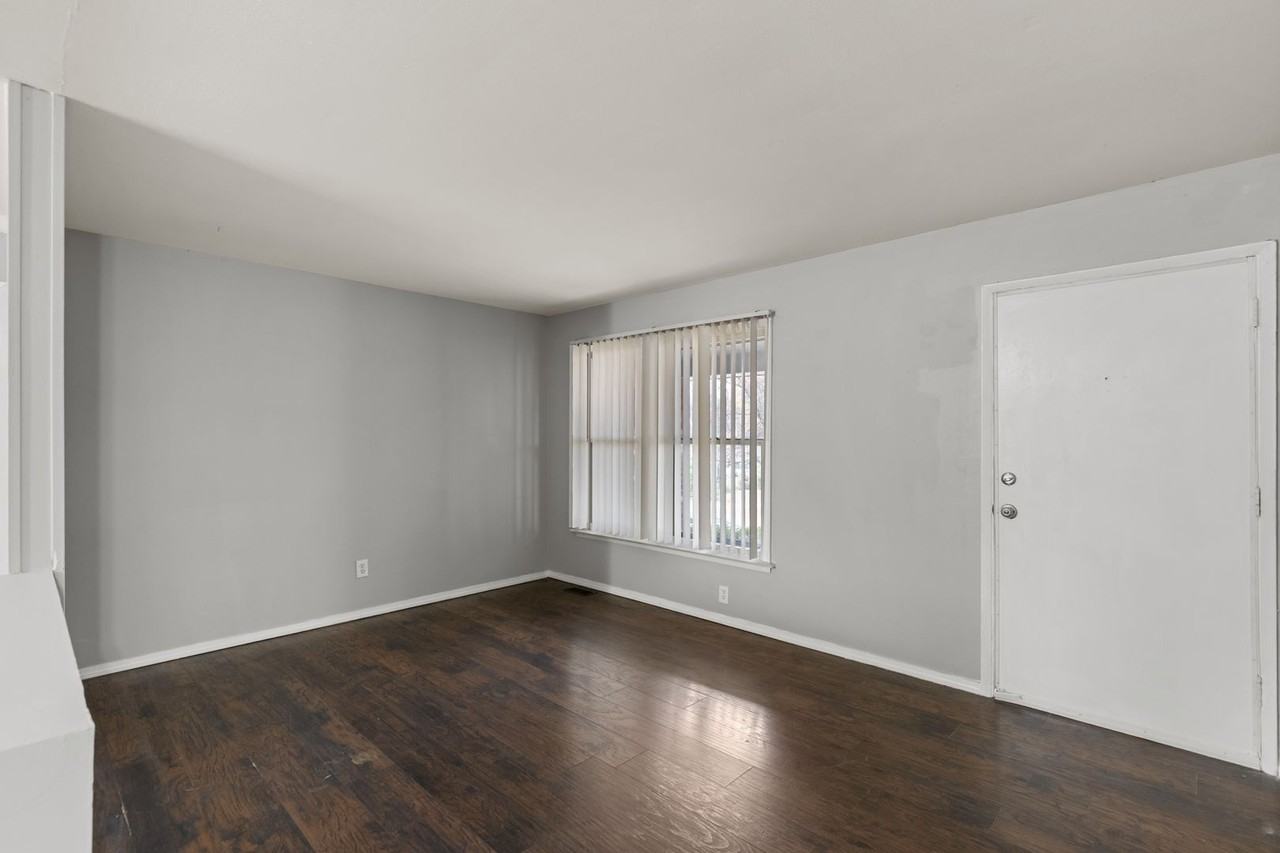 617 Science Hill Dr - Photo 3 of 17