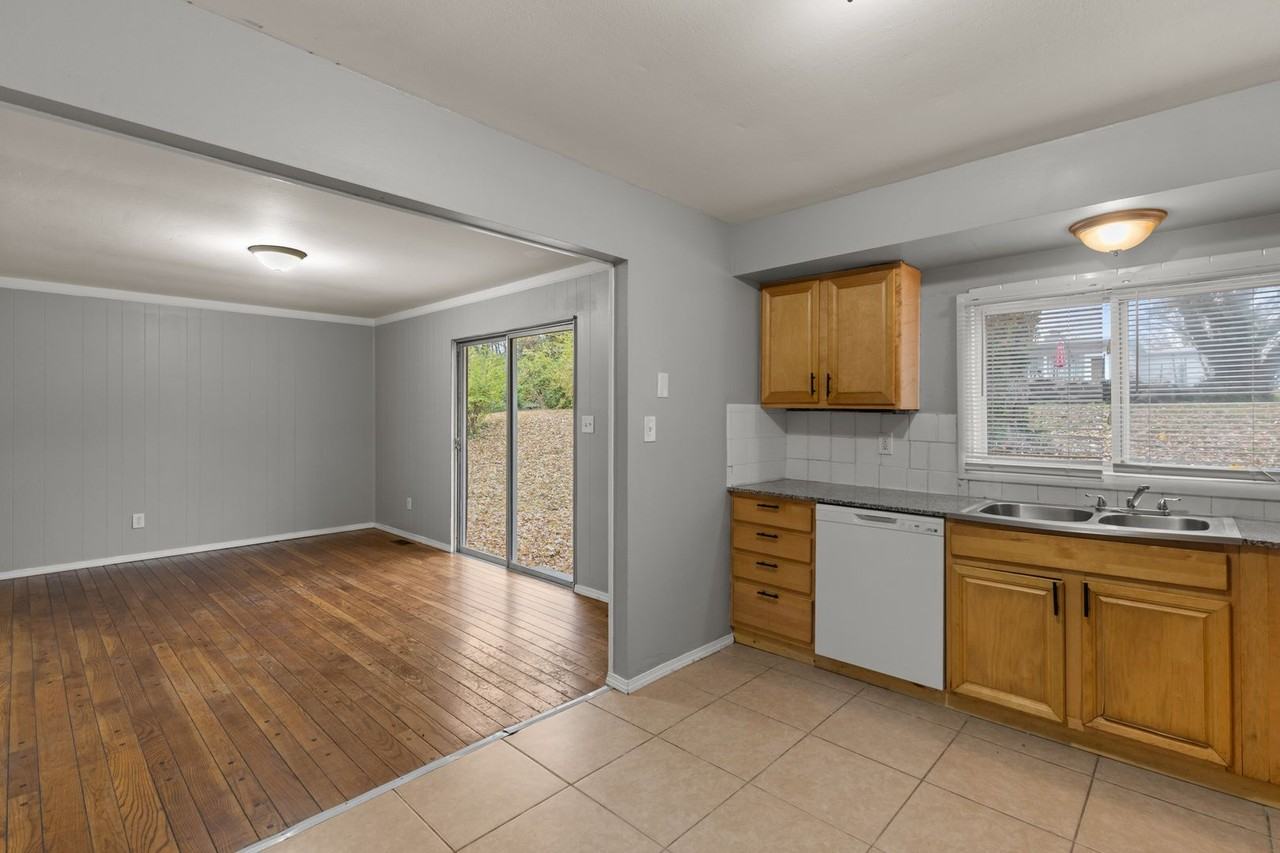 617 Science Hill Dr - Photo 5 of 17