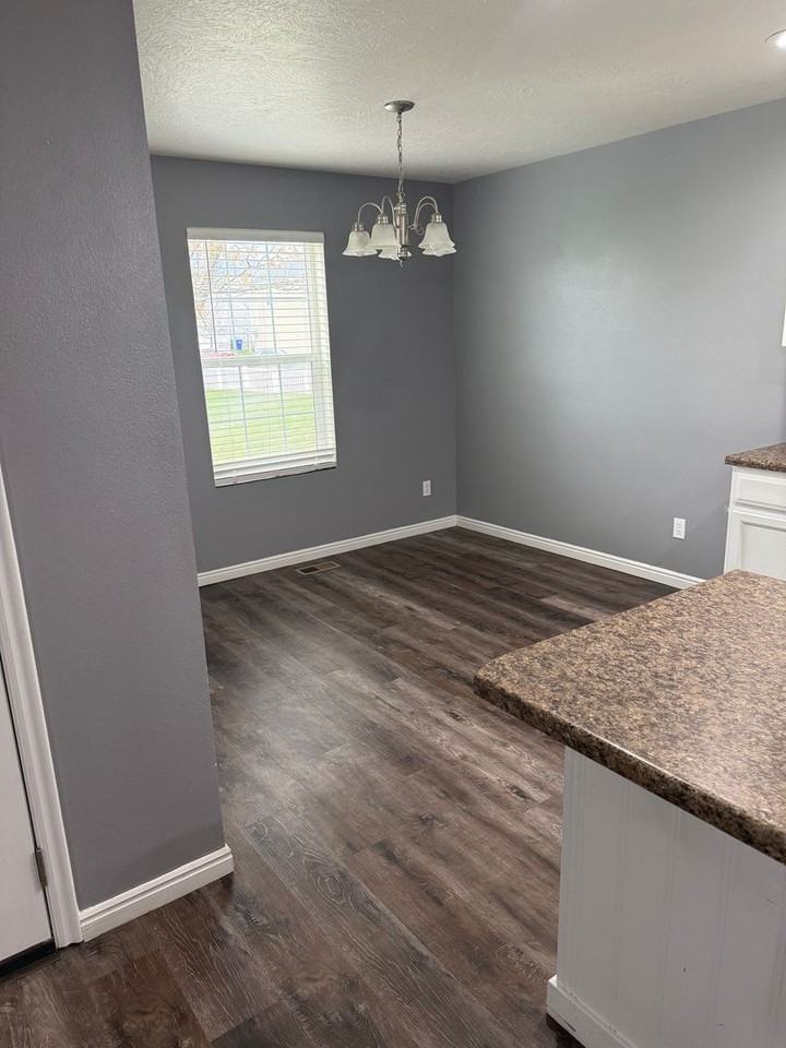 1796 E American Way - Photo 3 of 18