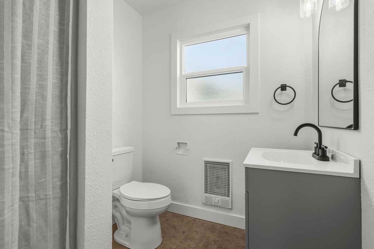 1623 Magnolia Ave - Photo 6 of 9