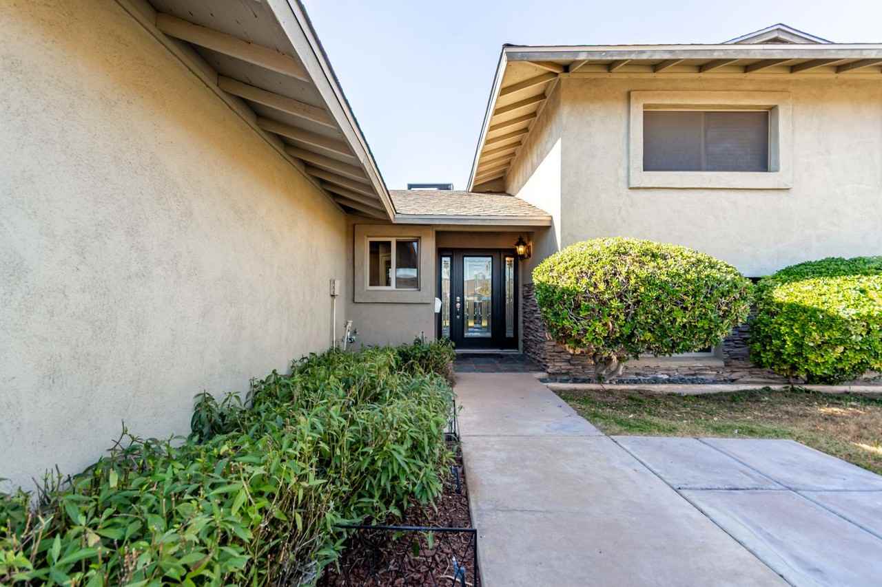 3912 S Elm St - Photo 5 of 41