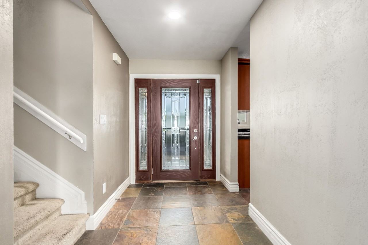 3912 S Elm St - Photo 6 of 41