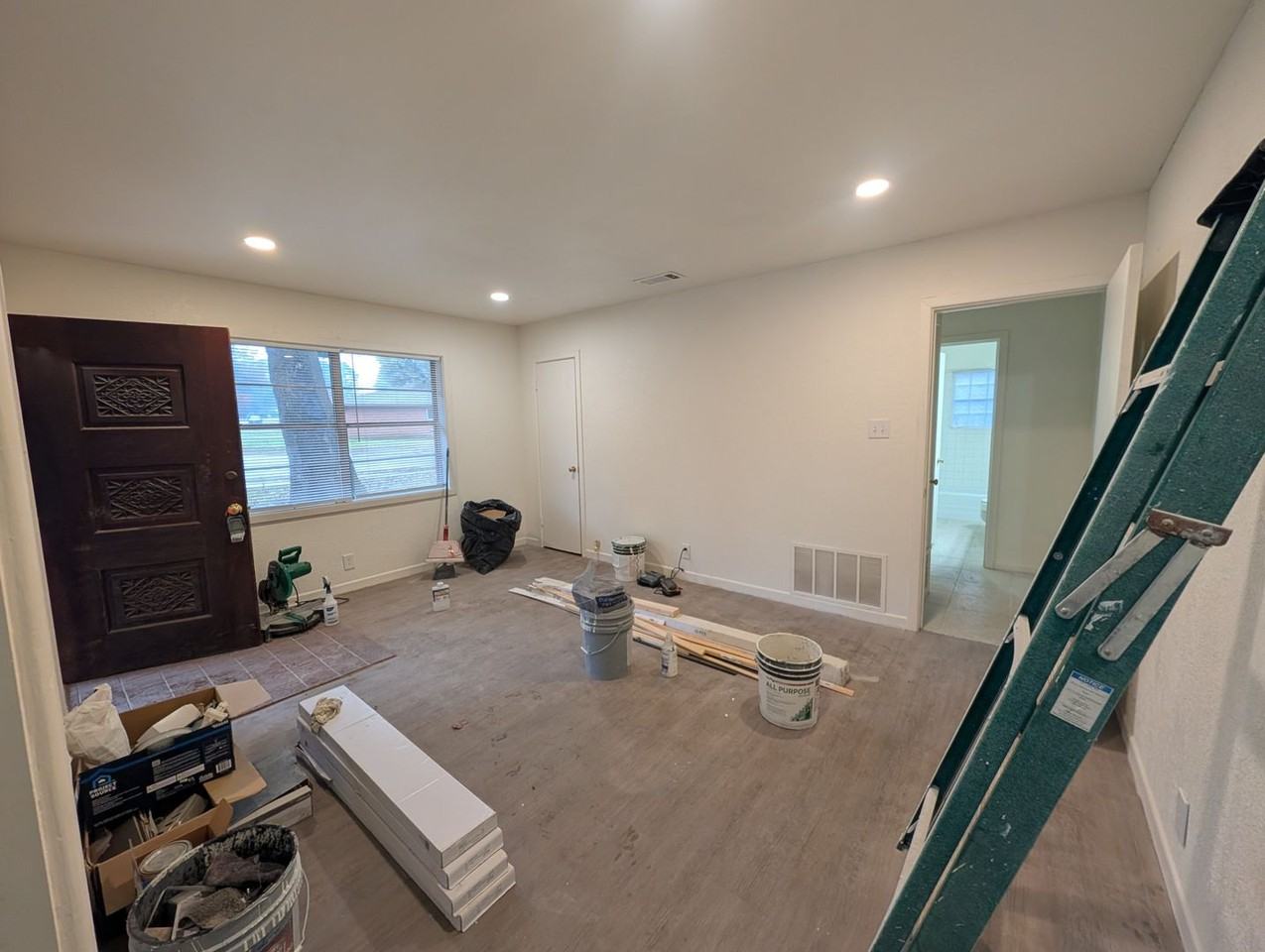 3 Lynda Ave - Photo 2 of 8