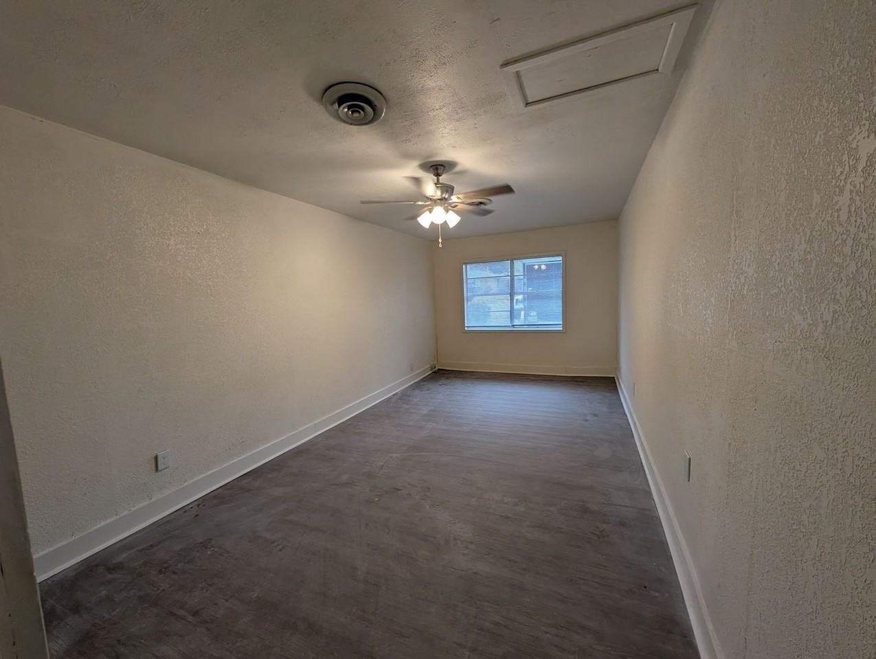 3 Lynda Ave - Photo 3 of 8