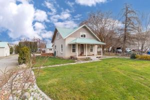 featured image of 3847 Mckee Ln