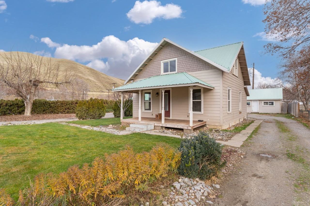 3847 Mckee Ln - Photo 2 of 14