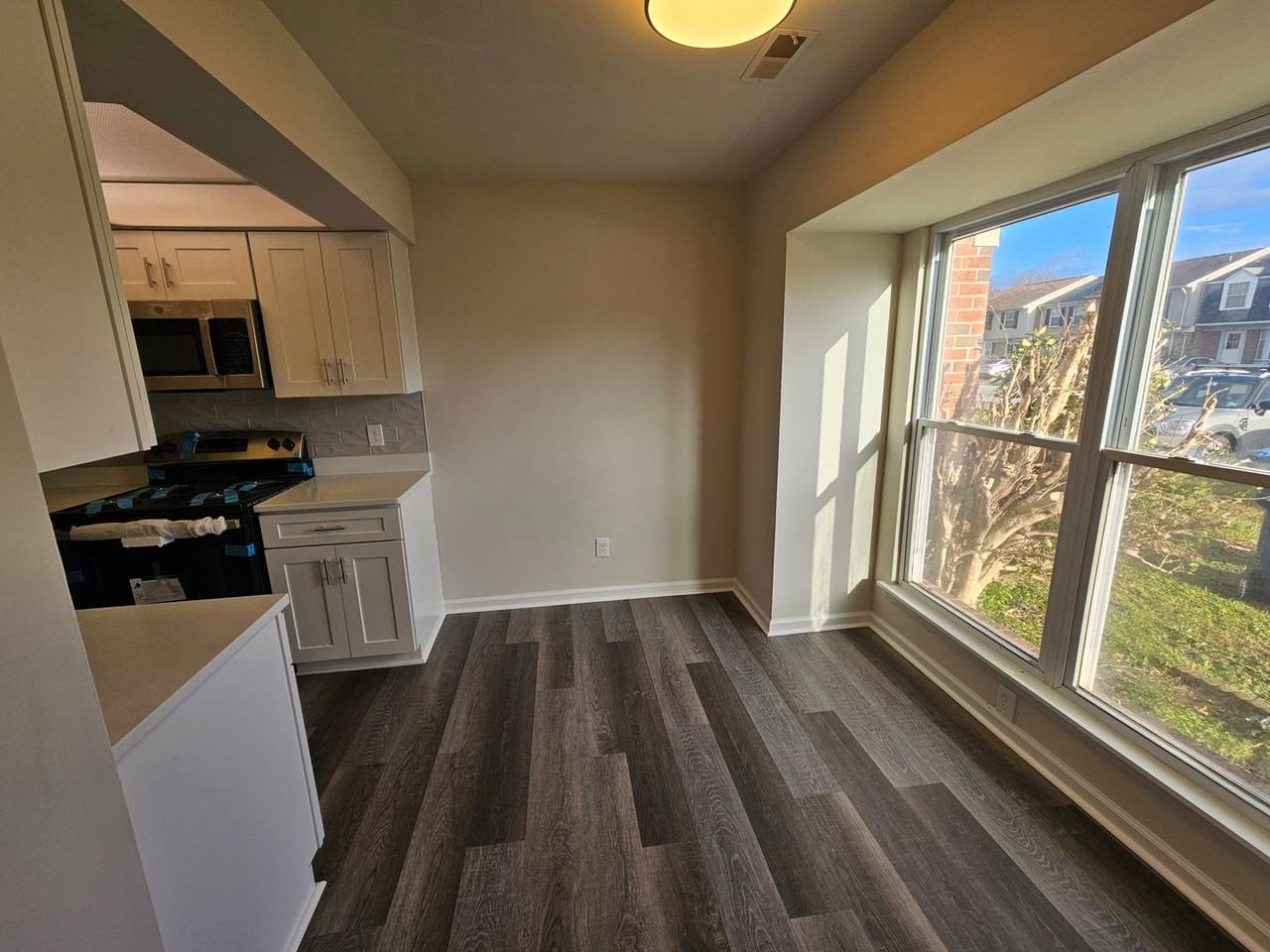 1026 Smoke Tree Ln - Photo 3 of 16