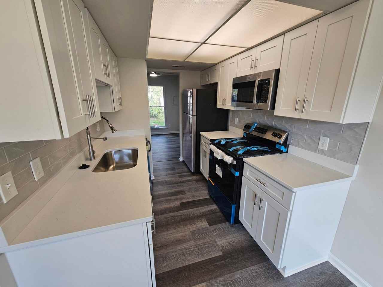 1026 Smoke Tree Ln - Photo 5 of 16