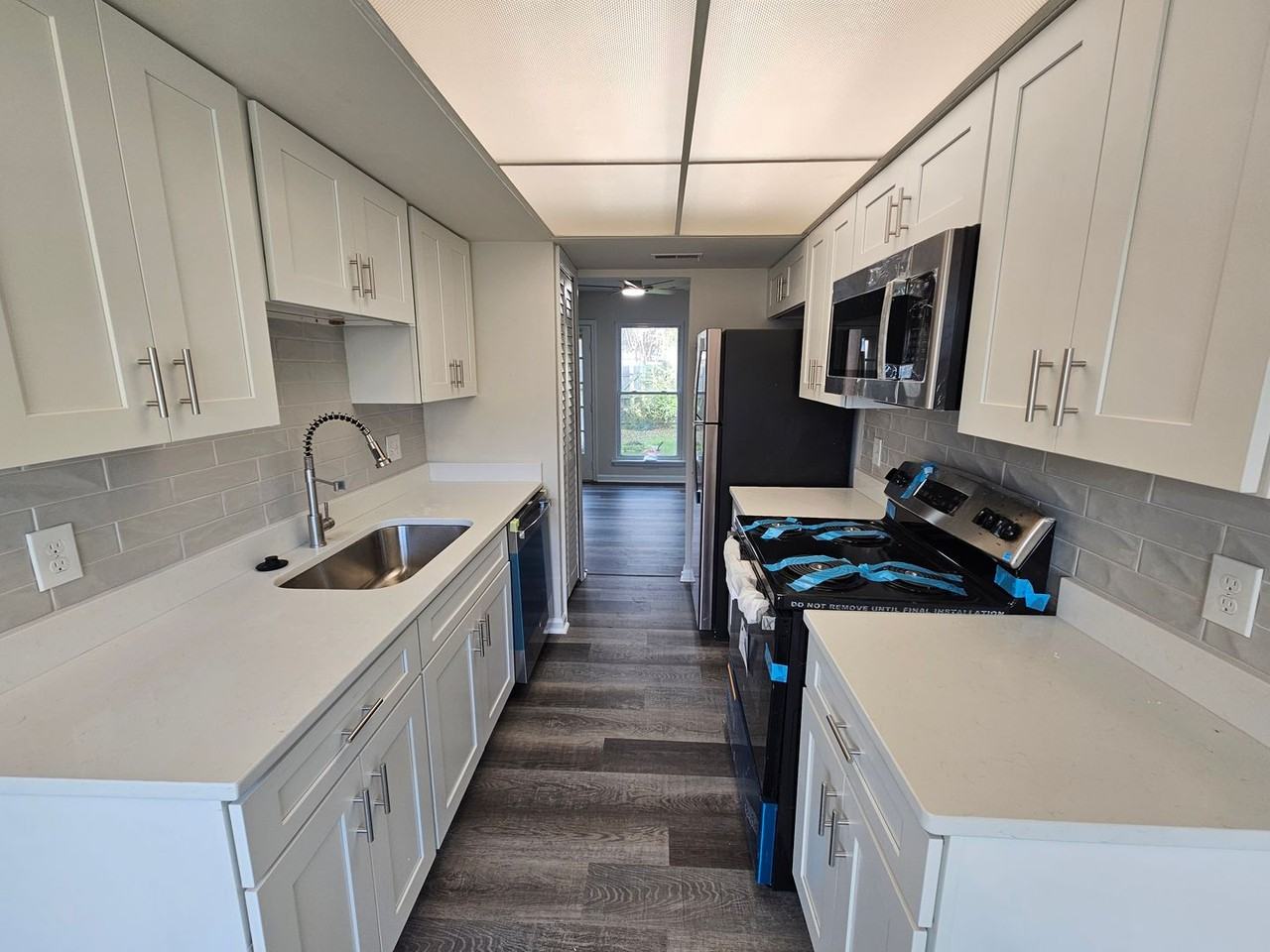 1026 Smoke Tree Ln - Photo 6 of 16