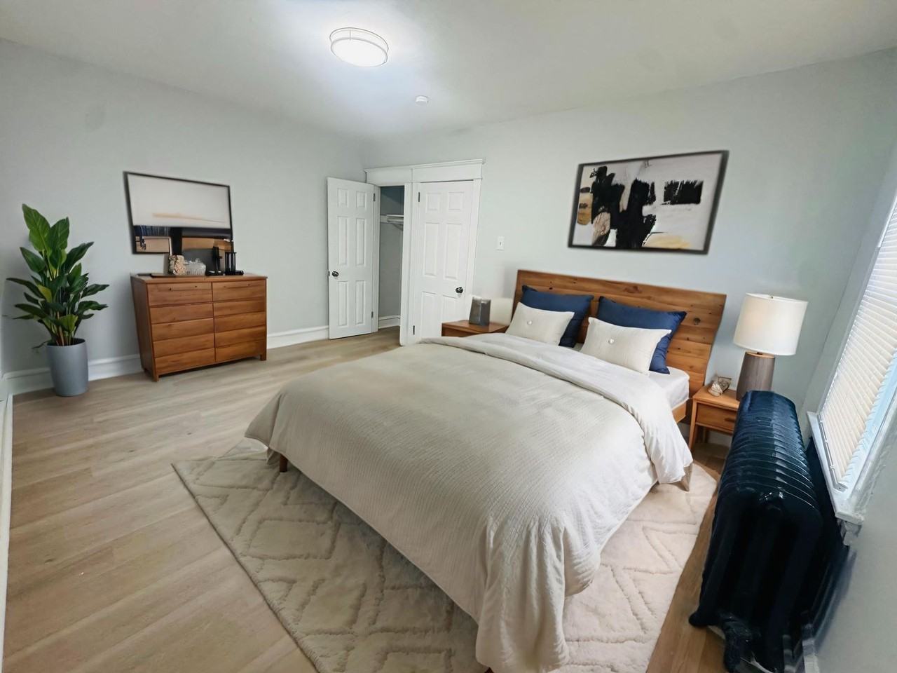 5328 W Columbia Ave - Photo 3 of 23