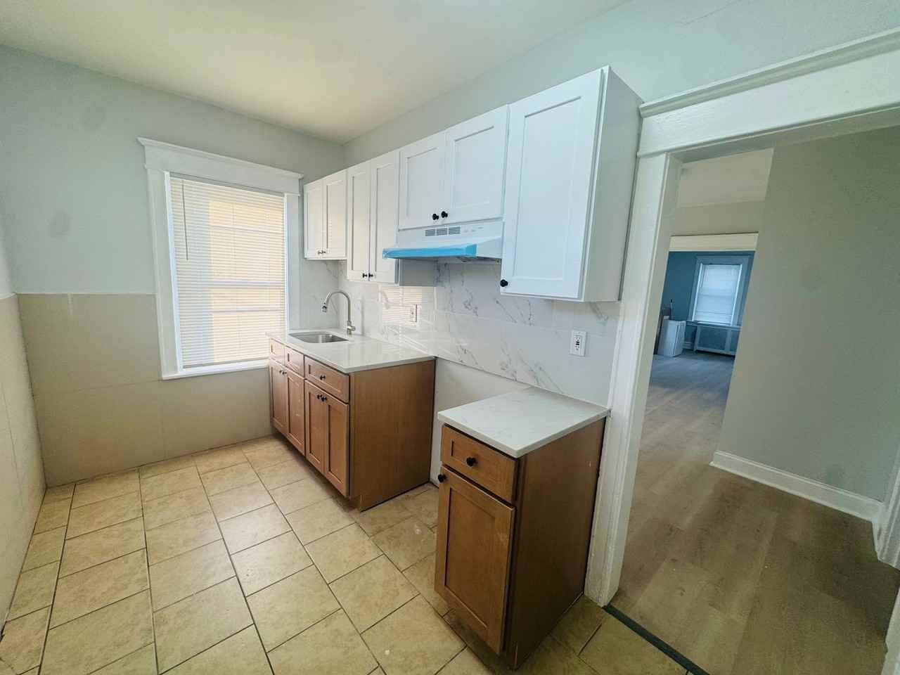 5328 W Columbia Ave - Photo 7 of 23